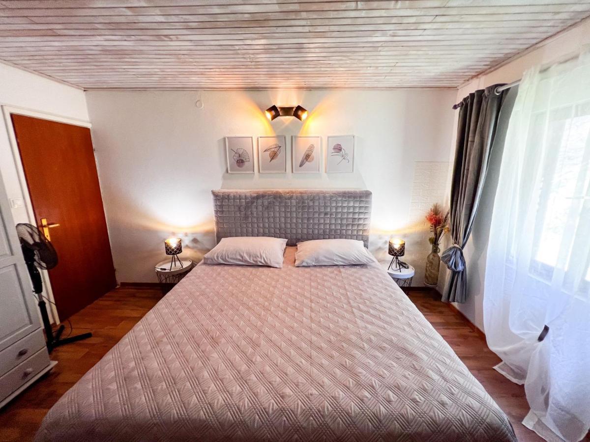 Apartment Cesare 3 Zastražišće Buitenkant foto