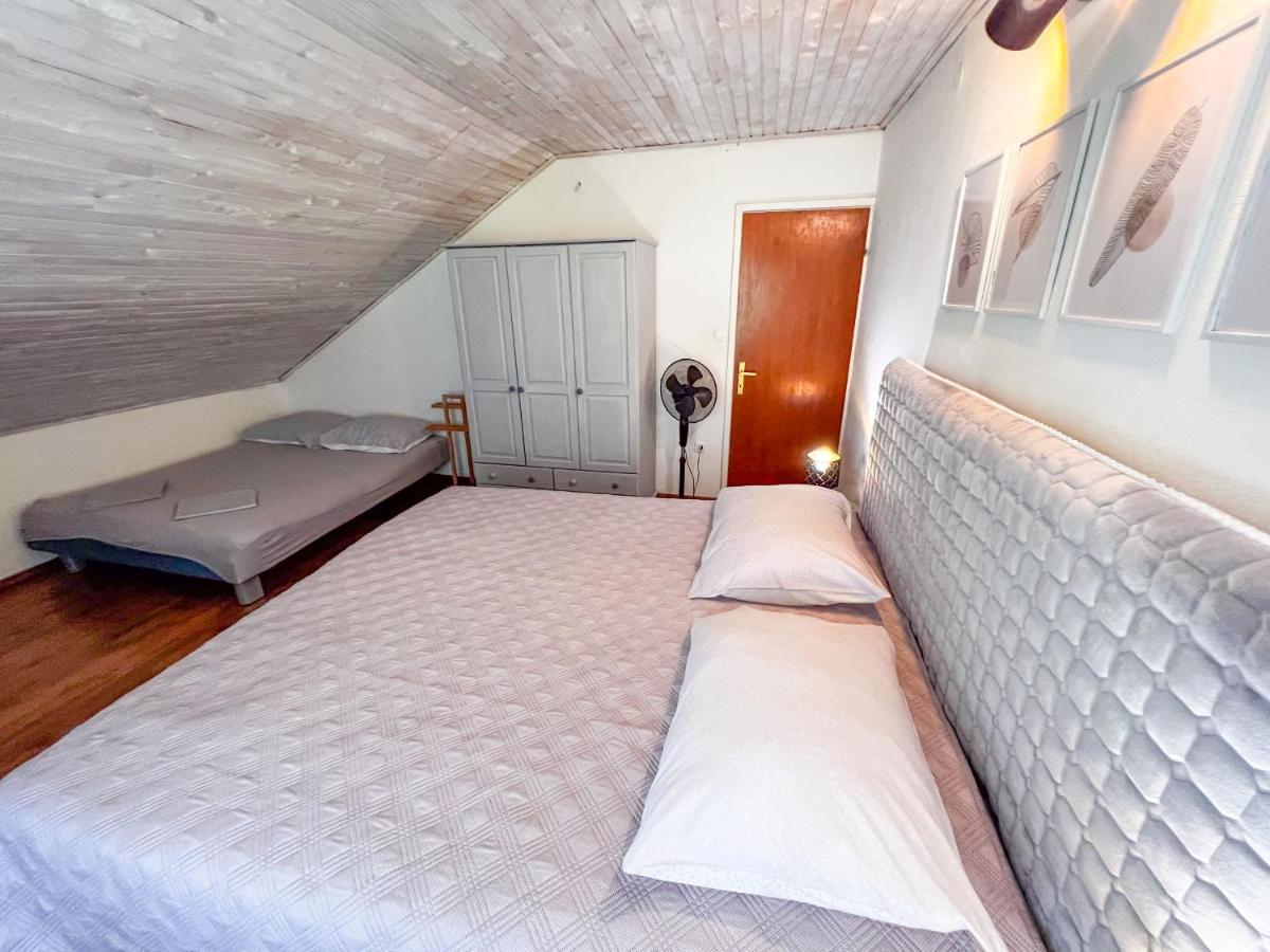 Apartment Cesare 3 Zastražišće Buitenkant foto