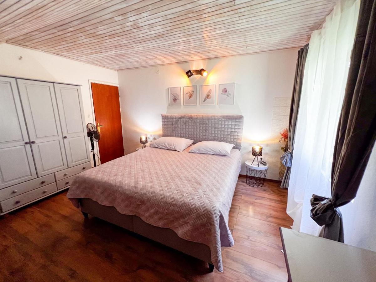 Apartment Cesare 3 Zastražišće Buitenkant foto